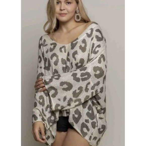 POL Oversized Boxy Pullover Top Sz Small Beige Animal Print Cozy Casual Knit - Picture 1 of 9